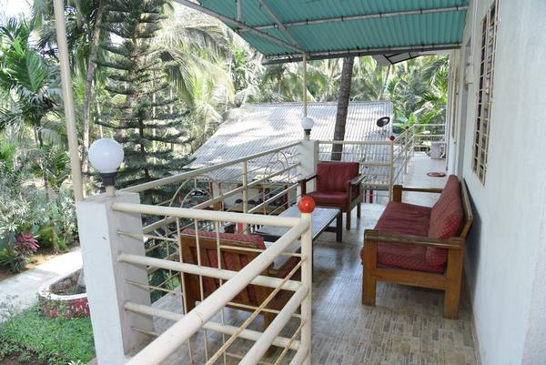Cottage & garden at Shree Sateri Cottage