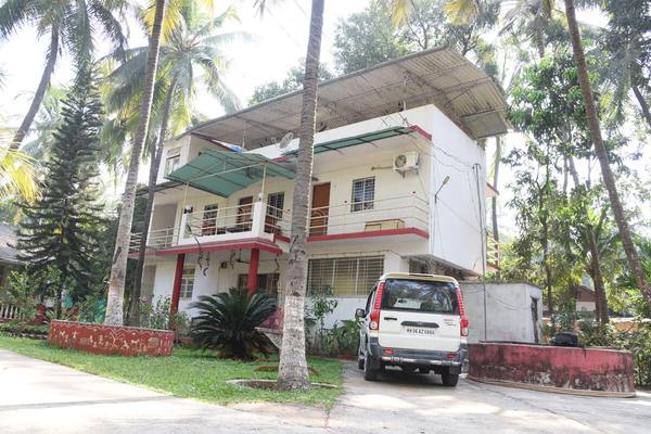 Cottage & garden at Shree Sateri Cottage