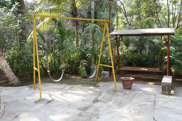 Cottage & garden at Shree Sateri Cottage