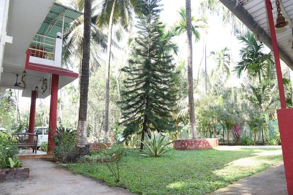 Verandah & dining at Shree Sateri Cottage