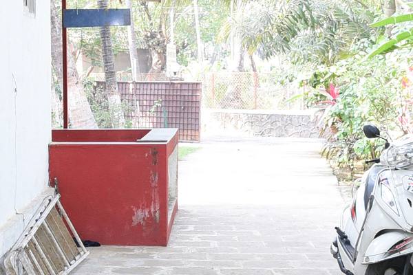 Cottage & garden at Shree Sateri Cottage