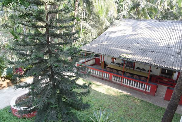 Cottage & garden at Shree Sateri Cottage