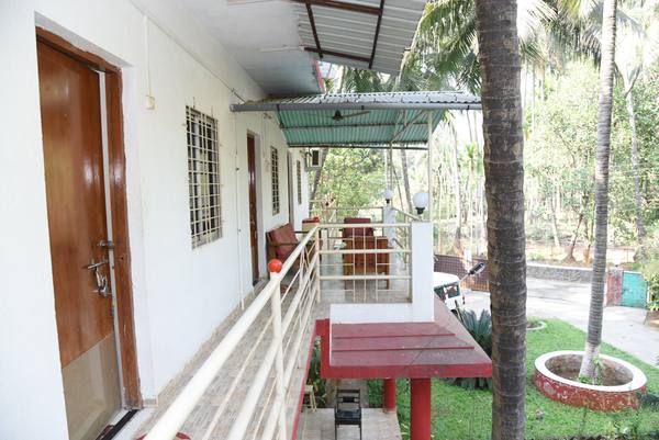 Verandah & dining at Shree Sateri Cottage